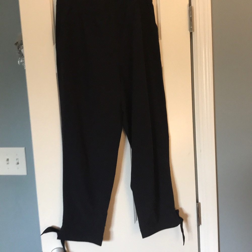 T for Talbots  Three Quarter Pants in Navy